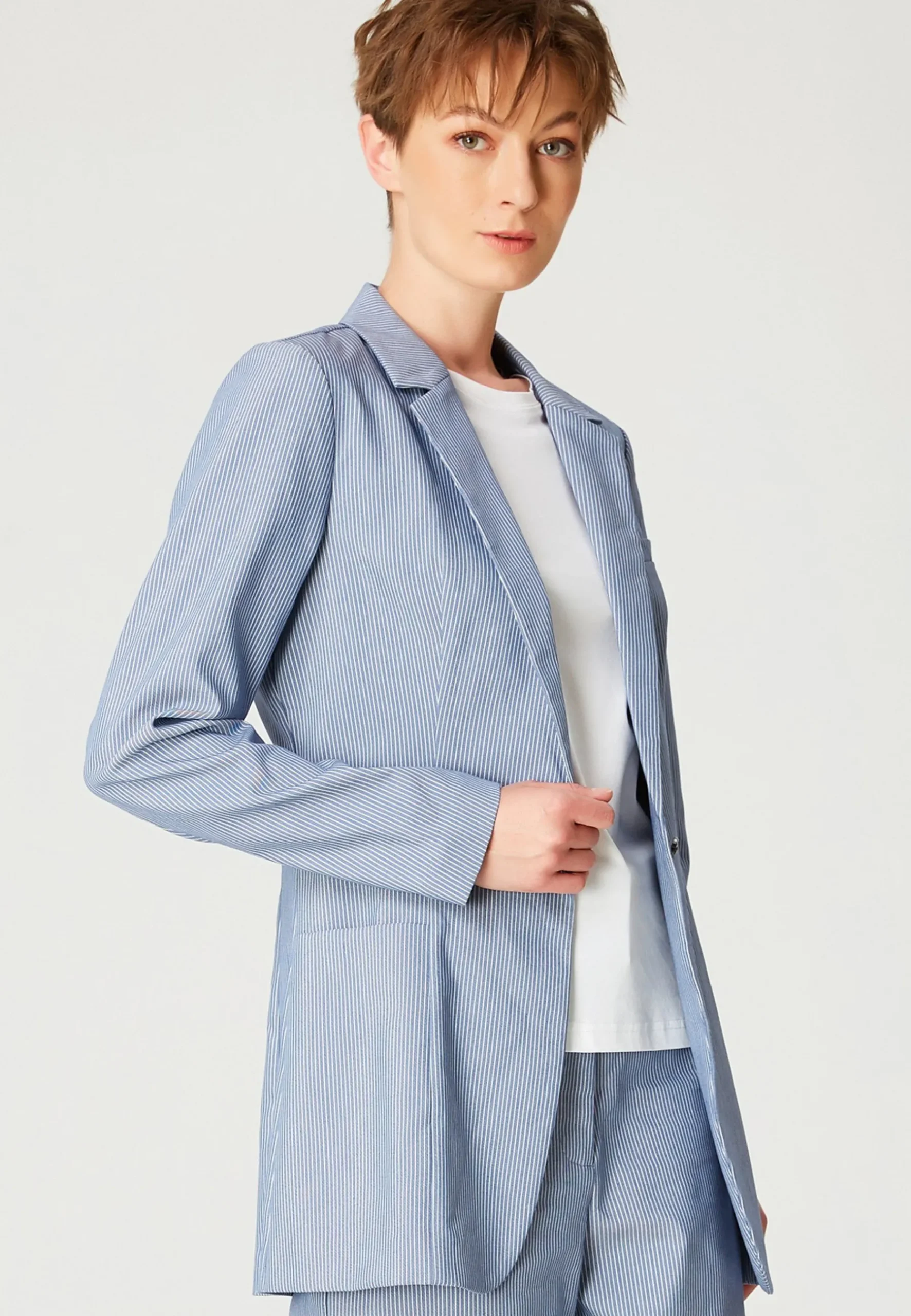 Cintre - Manteau Court|Smart and Joy Online