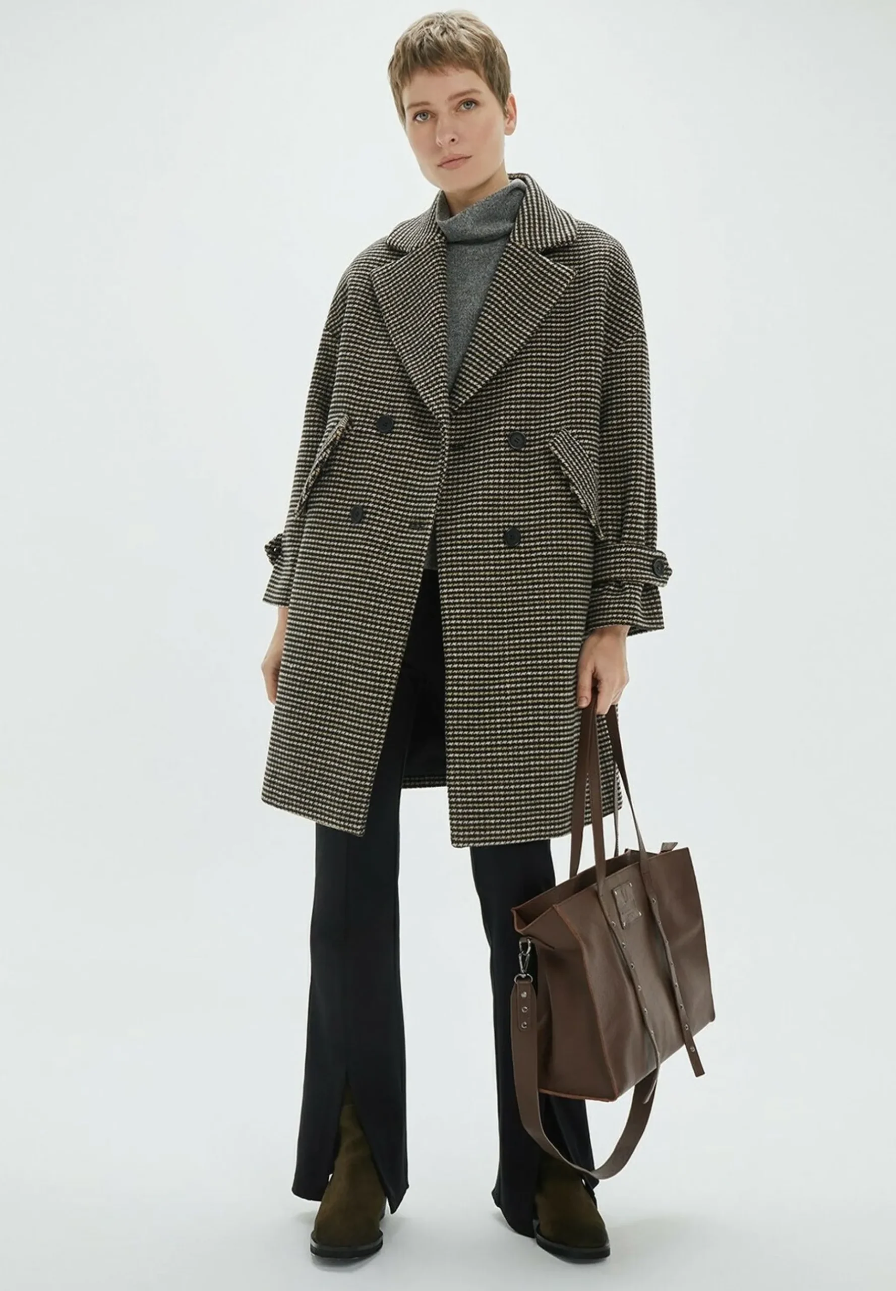 Classic Cut With Front Crossover - Manteau Court|System Action Sale
