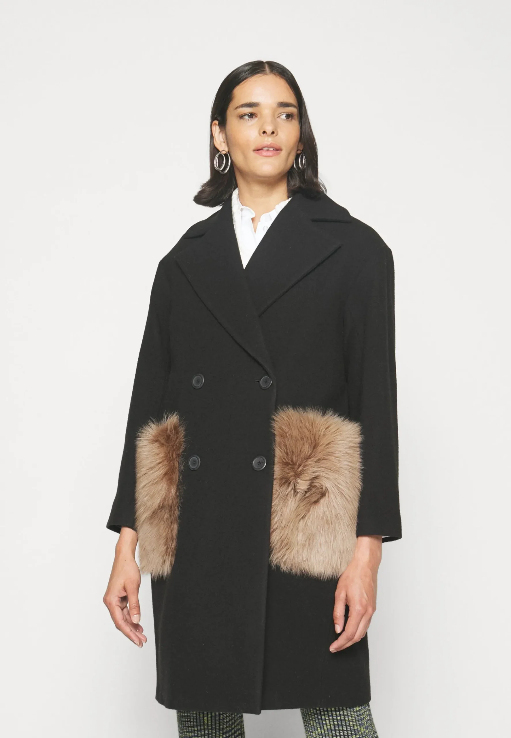 Madison Coat With Shearling Pockets - Manteau Classique|STUDIO ID Shop