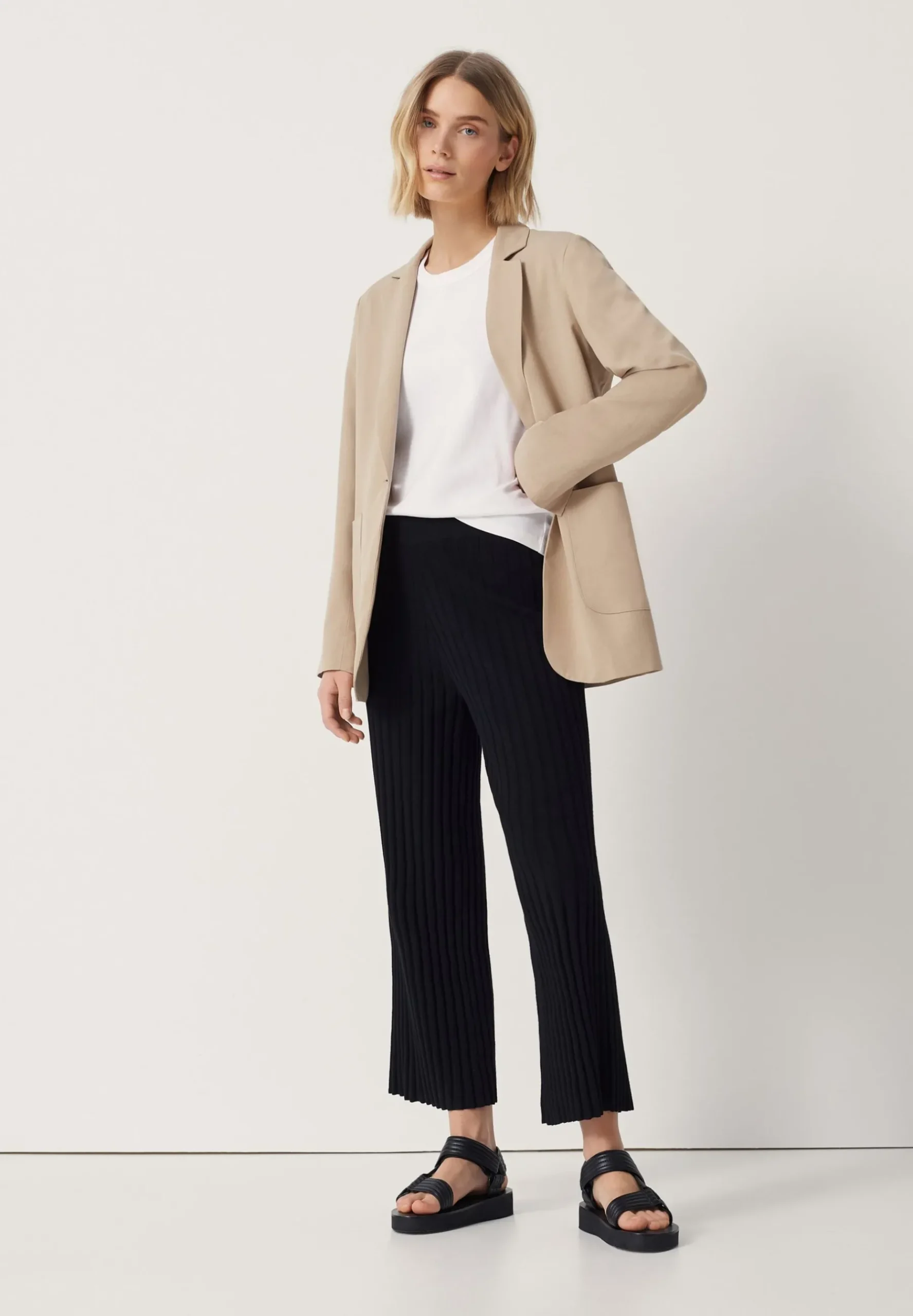 Manteau Court|someday. Cheap