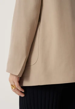 Manteau Court|someday. Cheap