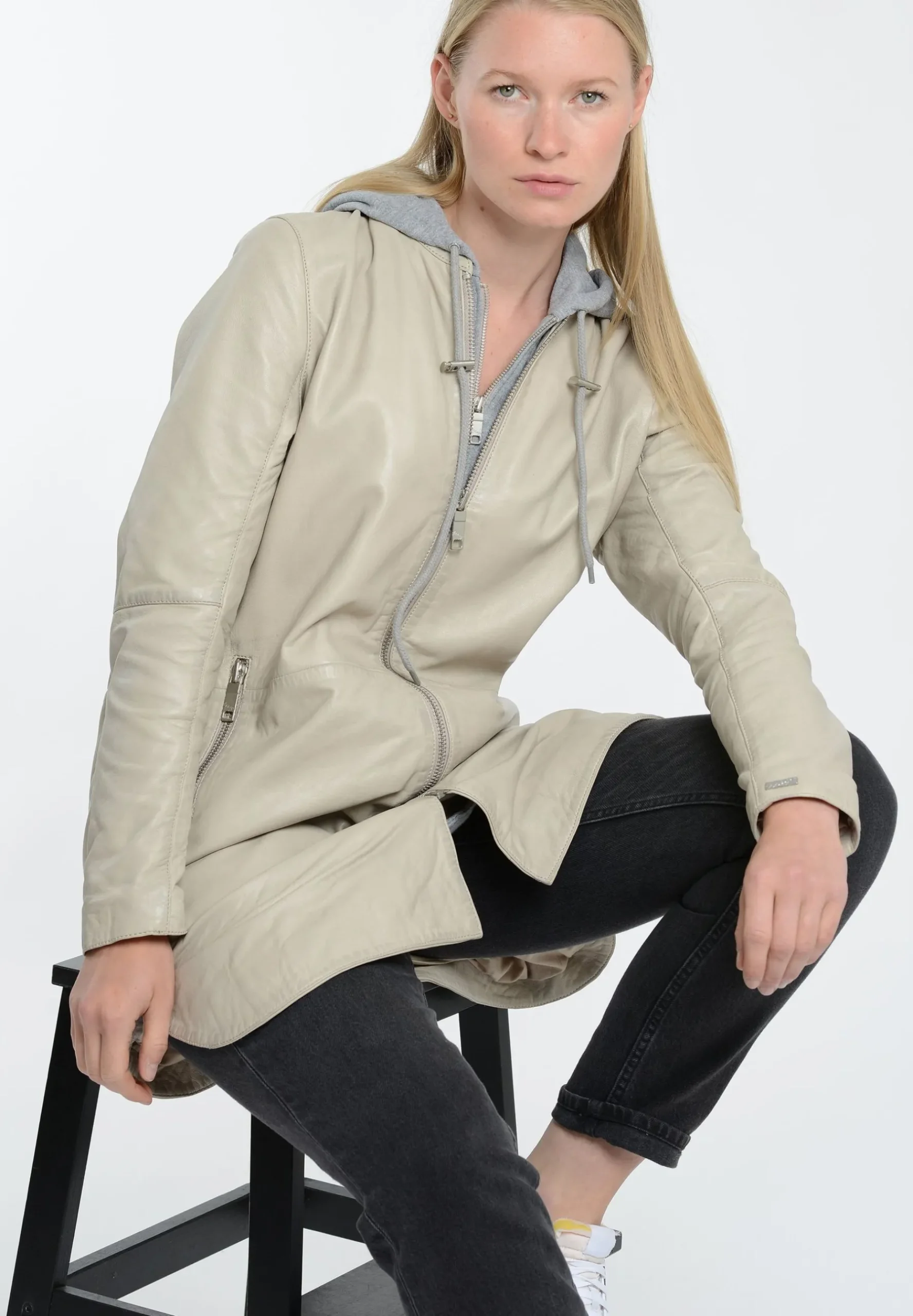 Manteau Court|Maze Sale